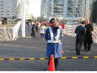 ハイブリッド街路灯点灯式に伴う雑踏警備